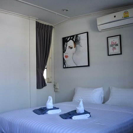Maya Bed And Food Hostel Чиангмай Екстериор снимка