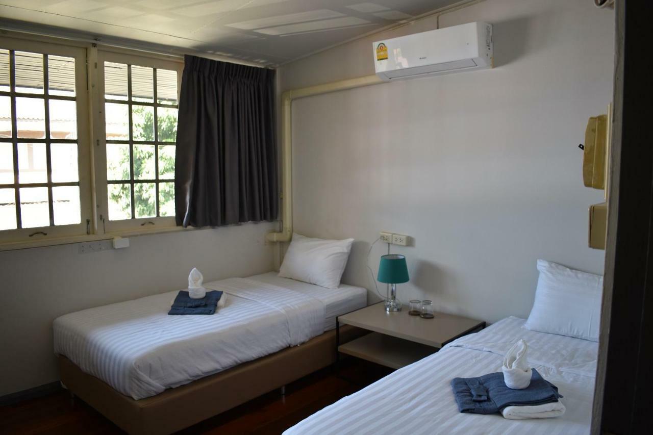 Maya Bed And Food Hostel Чиангмай Екстериор снимка