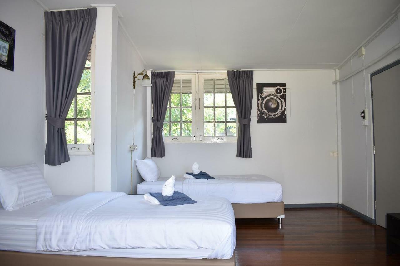 Maya Bed And Food Hostel Чиангмай Екстериор снимка