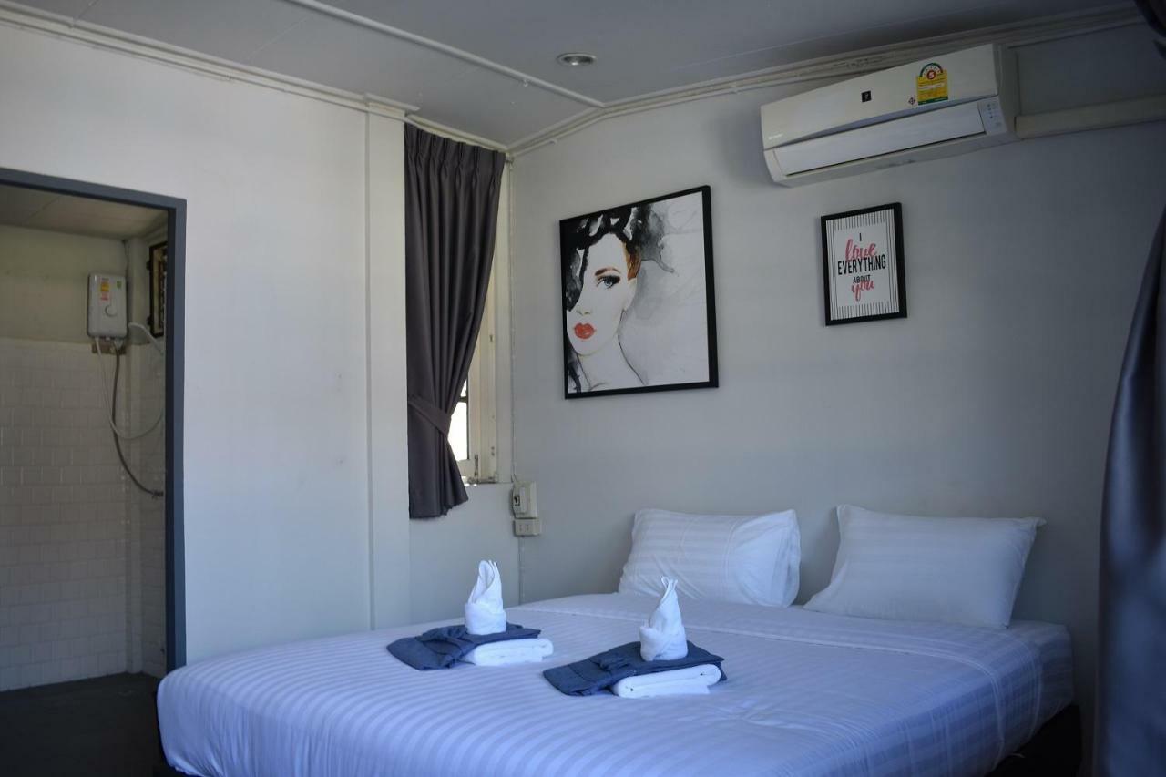 Maya Bed And Food Hostel Чиангмай Екстериор снимка