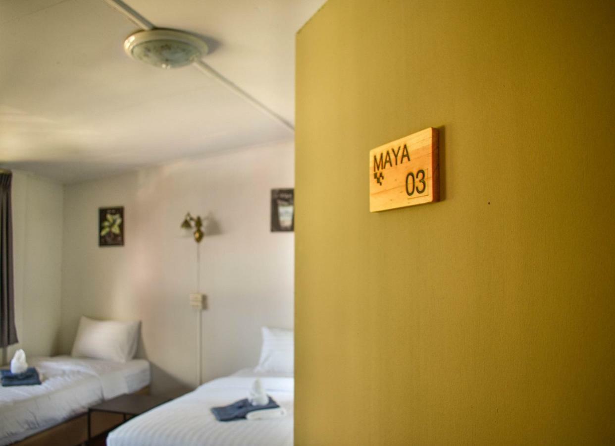 Maya Bed And Food Hostel Чиангмай Екстериор снимка