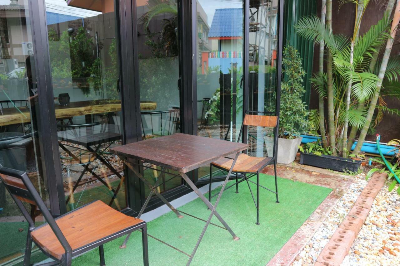 Maya Bed And Food Hostel Чиангмай Екстериор снимка