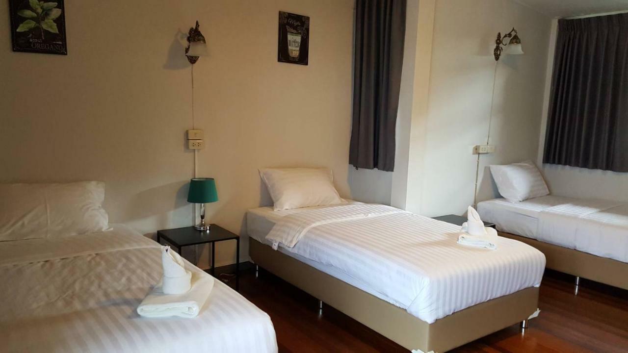 Maya Bed And Food Hostel Чиангмай Екстериор снимка
