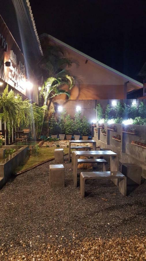 Maya Bed And Food Hostel Чиангмай Екстериор снимка