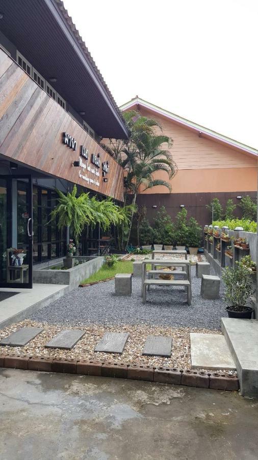 Maya Bed And Food Hostel Чиангмай Екстериор снимка