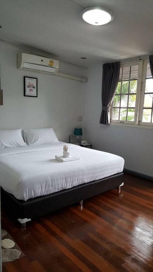 Maya Bed And Food Hostel Чиангмай Екстериор снимка